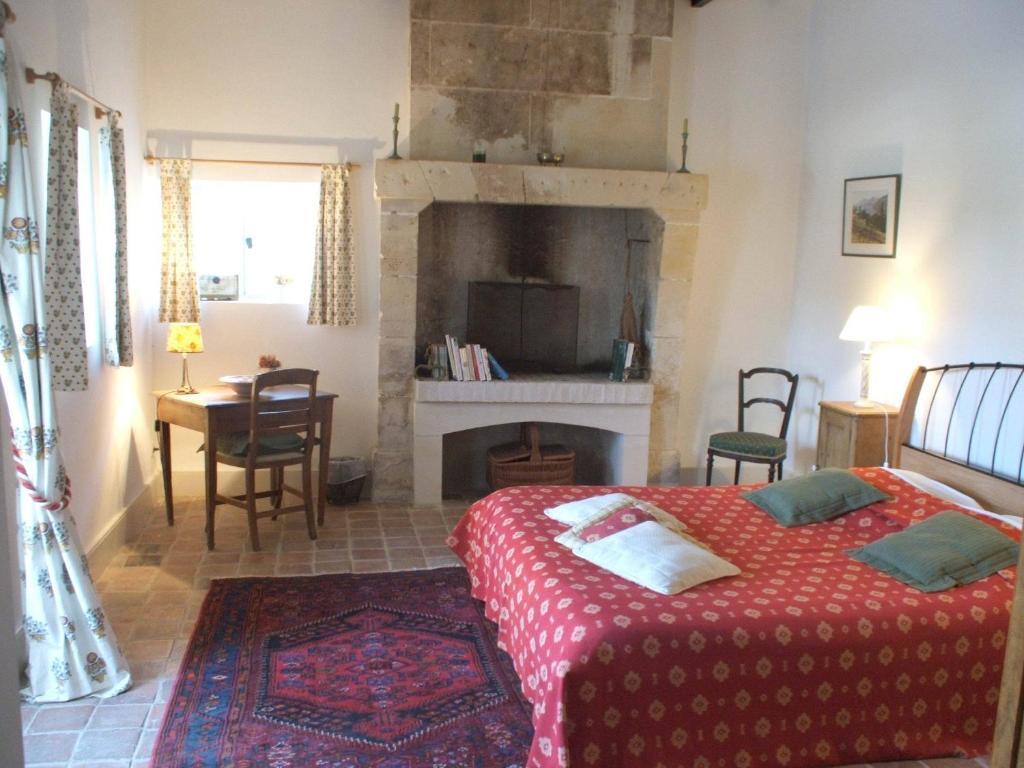 Manoir De La Rousselliere Aparthotel Лош Екстериор снимка