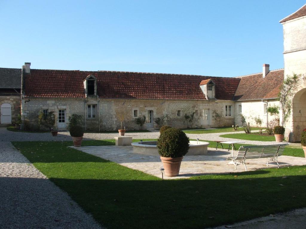 Manoir De La Rousselliere Aparthotel Лош Стая снимка