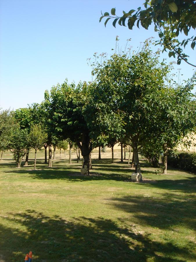 Manoir De La Rousselliere Aparthotel Лош Екстериор снимка